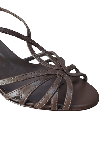 Sandalia chocolate entrelazada taco bloque medio Lolys
