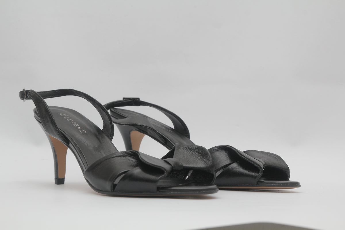 Roxa Black